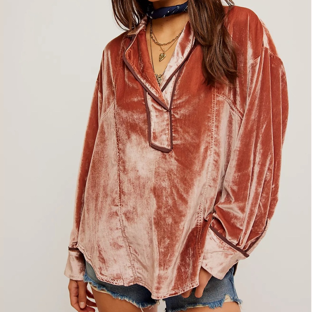 We The Free Luxy Solid Velvet Collared V-Neck Long Sleeve Top size small